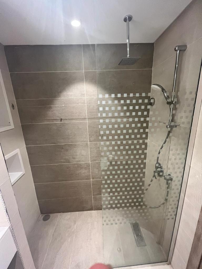 Roya Al Andalus Hotel Medina Exterior photo A shower