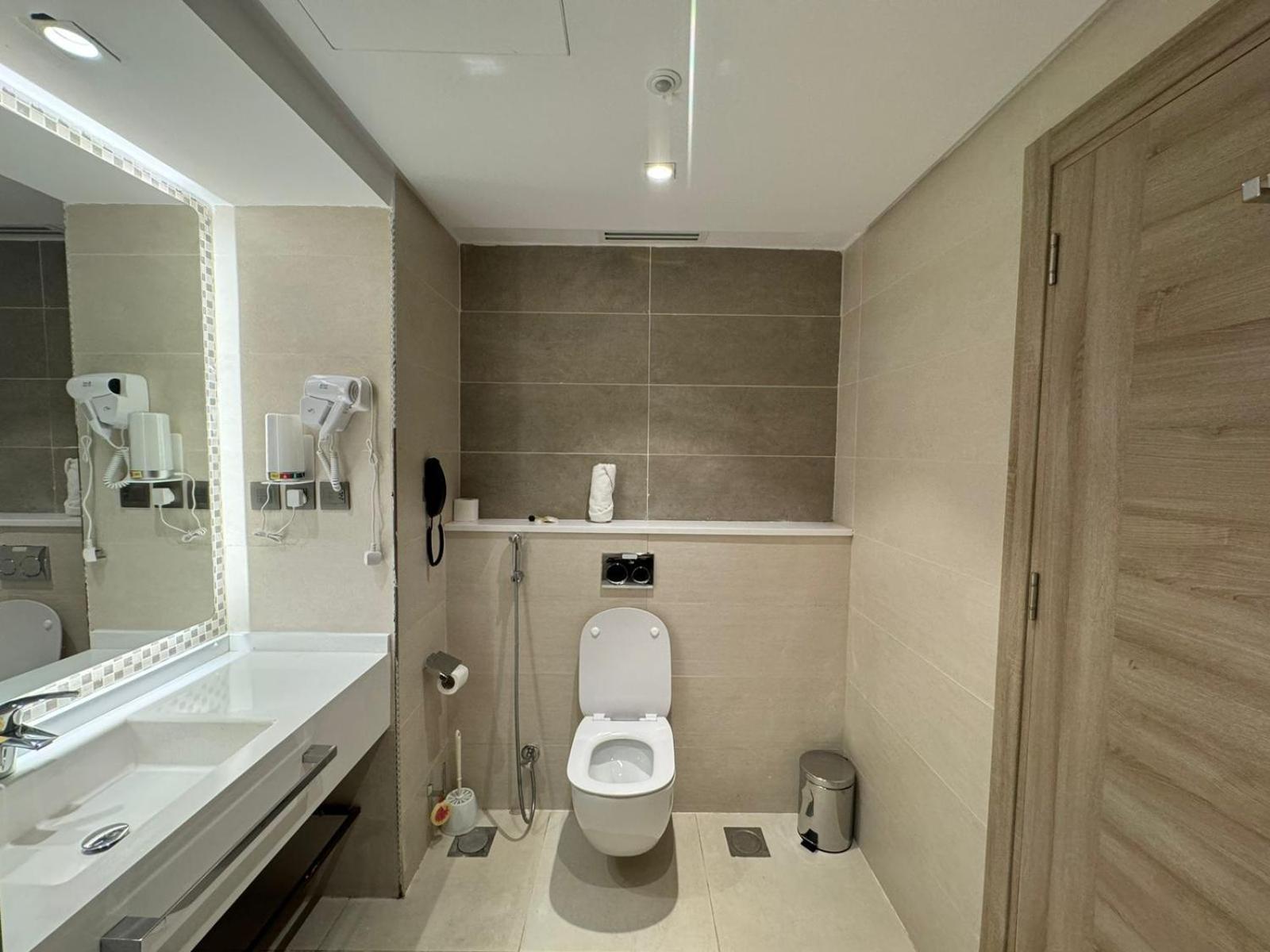 Roya Al Andalus Hotel Medina Exterior photo Bathroom in a hotel
